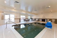 Swimming Pool Fairfield Inn & Suites by Marriott Winchester