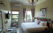 Kamar Tidur 5 Premier Hotel The Richards