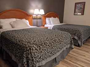 Bedroom 4 Days Inn by Wyndham Fargo/Casselton