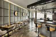 Bar, Cafe and Lounge Radisson Blu Hotel London Stansted Airport