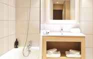 In-room Bathroom 7 Aparthotel Adagio Marseille Prado Plage