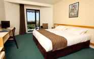 Bedroom 7 Brit Hotel du Lac
