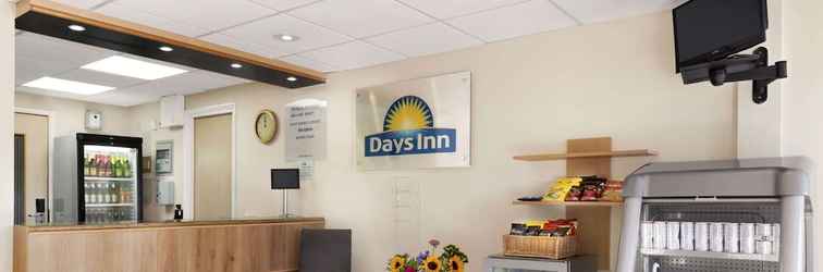 Lobby Days Inn by Wyndham Warwick South M40