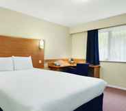 Bedroom 3 Days Inn by Wyndham Warwick South M40