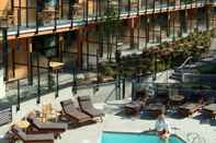 Kolam Renang Brentwood Bay Resort & Spa