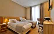 Bedroom 3 Hotel le Noailles Nice Gare