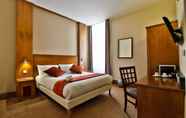 Bedroom 5 Hotel le Noailles Nice Gare
