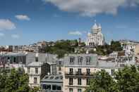 Exterior Le Régent Montmartre by Hiphophostels