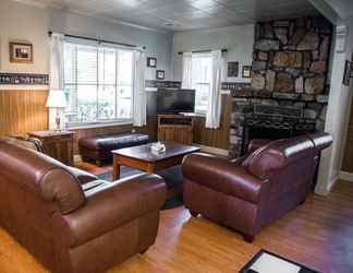 Lobby 2 Sleepy Forest Cottages