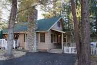 Exterior Sleepy Forest Cottages