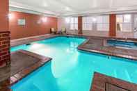 Swimming Pool La Quinta Inn & Suites by Wyndham Fruita