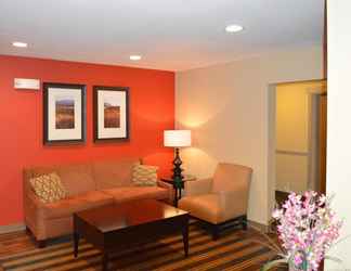 Lobi 2 Extended Stay America Suites Anchorage Midtown