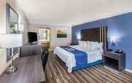 Kamar Tidur 5 Days Inn & Suites by Wyndham Braunig Lake