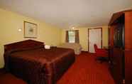 ห้องนอน 2 Captains Quarters Motel & Conference Center