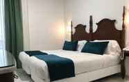Bedroom 2 Hotel Las Cortes De Cádiz