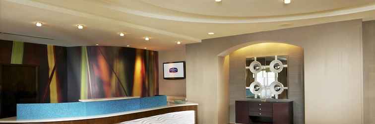 Sảnh chờ SpringHill Suites by Marriott Newark Liberty International