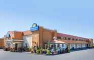 ภายนอกอาคาร 3 Days Inn & Suites by Wyndham Terre Haute