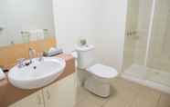 In-room Bathroom 4 Metro Advance Apartments & Hotel, Darwin