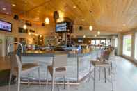 Bar, Cafe and Lounge Comfort Suites at Par 4 Resort