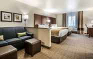Bedroom 6 Comfort Suites at Par 4 Resort