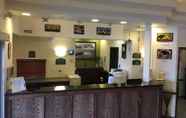 Lobby 6 Super 8 by Wyndham Amherst NS