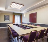 Functional Hall 6 La Quinta Inn & Suites by Wyndham Prattville