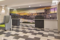 Lobby La Quinta Inn & Suites by Wyndham Prattville