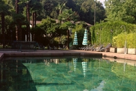 Swimming Pool Garni Gardenia