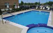 Swimming Pool 2 Towneplace Suites Fredericksburg