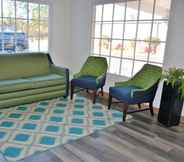 Lobby 4 Travelodge by Wyndham Walterboro