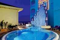 Swimming Pool Grand Hotel Michelacci