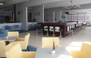 Bar, Cafe and Lounge 2 Eva Sunny Hotel & Residence by Valamar