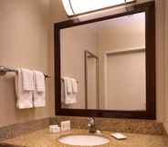 In-room Bathroom 4 SpringHill Suites by Marriott Yuma