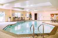 Kolam Renang Comfort Inn & Suites Dover-Portsmouth