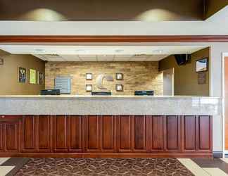 Lobby 2 Comfort Suites Stevensville - St. Joseph