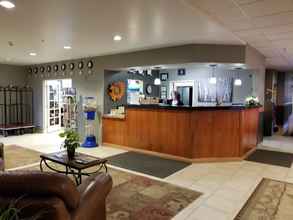 Lobi 4 Grand View Inn & Suites