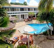 Swimming Pool 2 Capricorn International Hotel