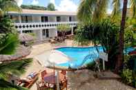 Swimming Pool Capricorn International Hotel