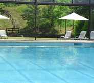 Swimming Pool 5 RVHotels Tuca