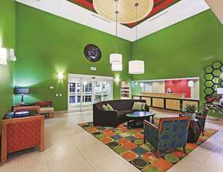 Lobby 2 La Quinta Inn & Suites by Wyndham North Platte