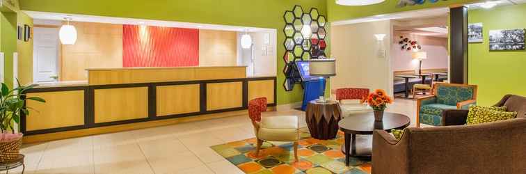 Lobby La Quinta Inn & Suites by Wyndham North Platte