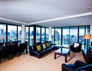 Lobi 2 The Sebel Residences Melbourne Docklands Serviced Apartments