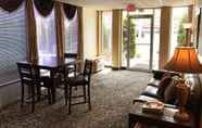 Lobi 4 FairBridge Inn & Suites Lewiston