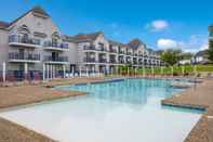 Kolam Renang Best Western Harbour Pointe Lakefront