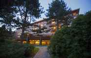 Exterior 2 Disney Sequoia Lodge