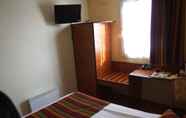 Kamar Tidur 5 Logis Cottage Hotel Calais