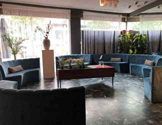 Lobi 2 Grand Hotel Central