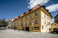 Exterior Archibald At the Charles Bridge