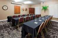 Functional Hall GrandStay Residential Suites - Eau Claire