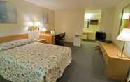 Bedroom 3 Americas Best Value Inn Biddeford Portland